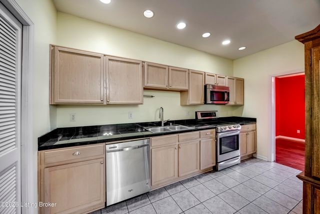 10502 Vining Pl APT 201, Louisville, KY 40241