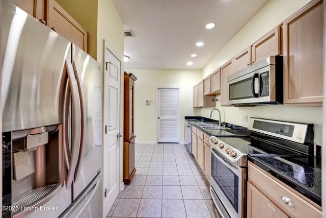 10502 Vining Pl APT 201, Louisville, KY 40241