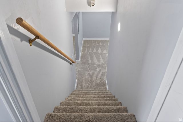 2487 W LUSTERPOINTE LN, West Jordan, UT 84088