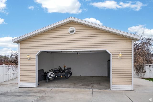 2487 W LUSTERPOINTE LN, West Jordan, UT 84088