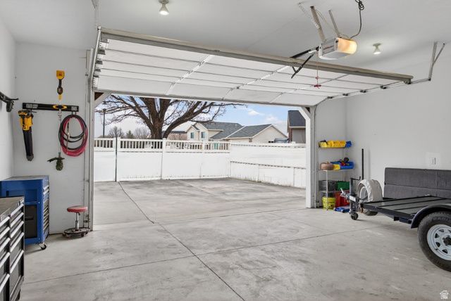 2487 W LUSTERPOINTE LN, West Jordan, UT 84088