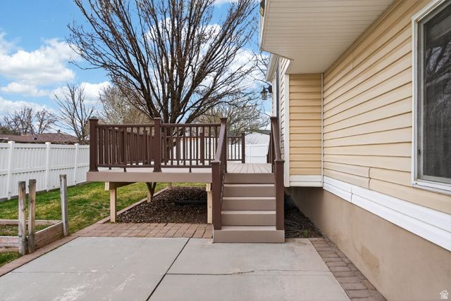2487 W LUSTERPOINTE LN, West Jordan, UT 84088