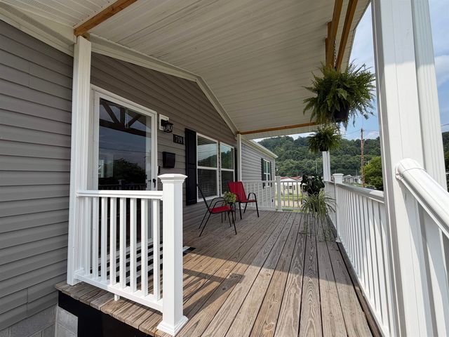 719 Mulberry Street, Ironton, OH 45638