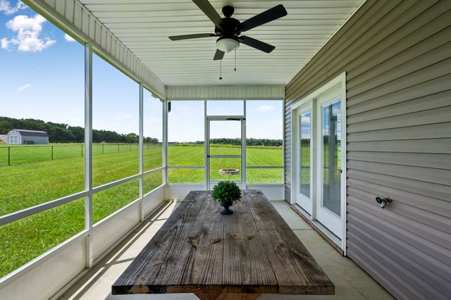 731 N Main St, Morrison, TN 37357