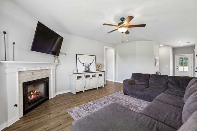 731 N Main St, Morrison, TN 37357