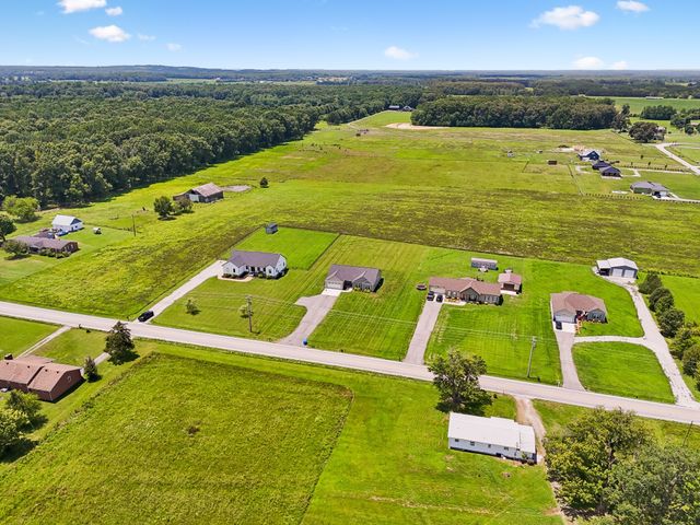 731 N Main St, Morrison, TN 37357