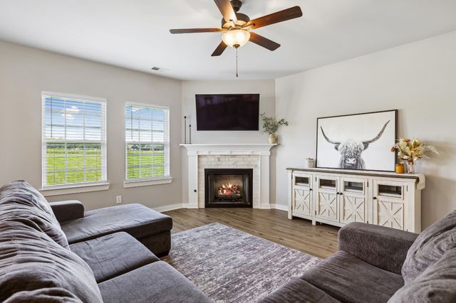 731 N Main St, Morrison, TN 37357