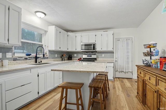 57072 County Road 13, Elkhart, IN 46516