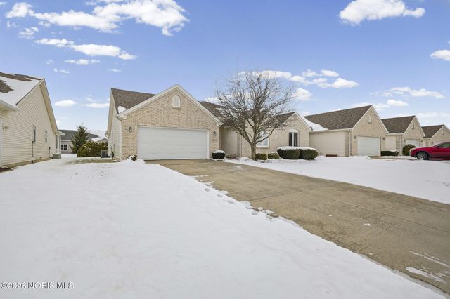 4212 W Waterbend Drive, Maumee, OH 43537