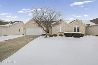 4212 W Waterbend Drive, Maumee, OH 43537