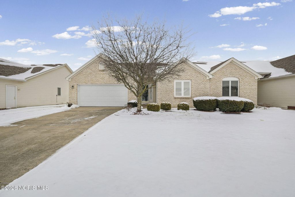 4212 W Waterbend Drive, Maumee, OH 43537