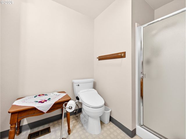 389 Se Palmblad Dr, Gresham, OR 97080