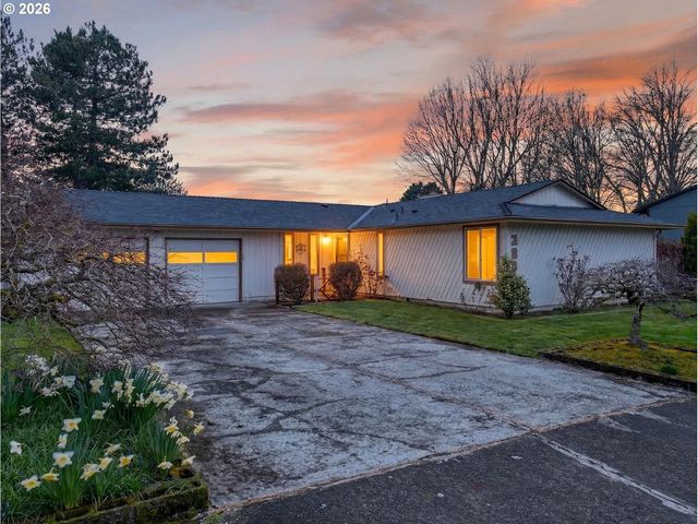 389 Se Palmblad Dr, Gresham, OR 97080