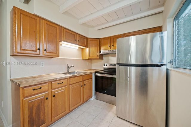 766 NW 42nd St c, Oakland Park, FL 33309