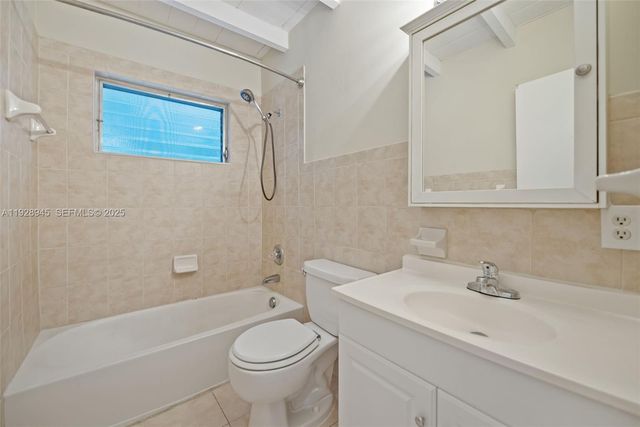 766 NW 42nd St c, Oakland Park, FL 33309