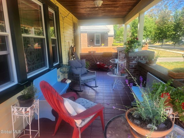 1593 Randolph Road, Schenectady, NY 12308