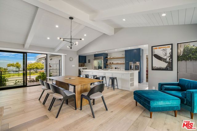 8400 Mulholland Drive, Los Angeles, CA 90046