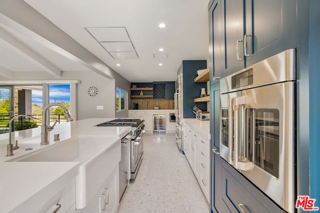 8400 Mulholland Drive, Los Angeles, CA 90046