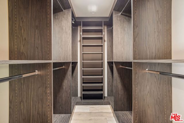 8400 Mulholland Drive, Los Angeles, CA 90046