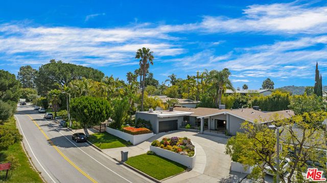 8400 Mulholland Drive, Los Angeles, CA 90046