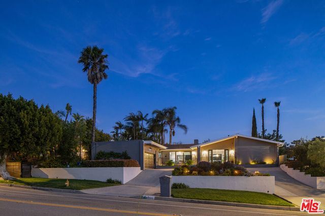 8400 Mulholland Drive, Los Angeles, CA 90046