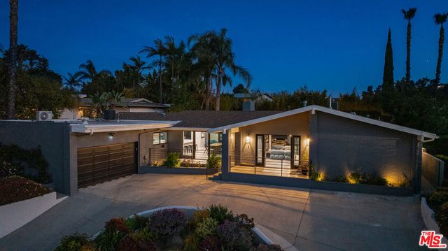 8400 Mulholland Drive, Los Angeles, CA 90046