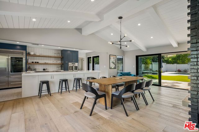 8400 Mulholland Drive, Los Angeles, CA 90046