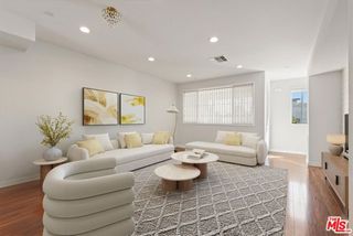 13225 Victory Boulevard, Van Nuys (los Angeles), CA 91401