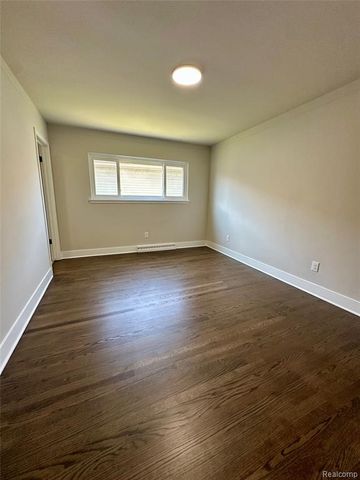 7254 Gerald Avenue, Warren, MI 48092