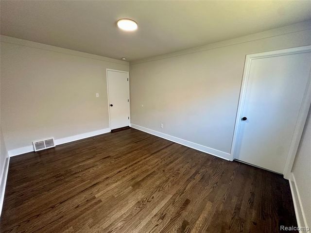 7254 Gerald Avenue, Warren, MI 48092