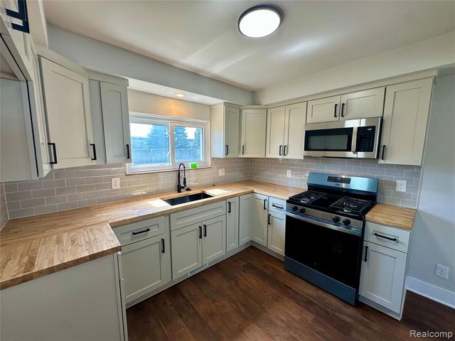 7254 Gerald Avenue, Warren, MI 48092