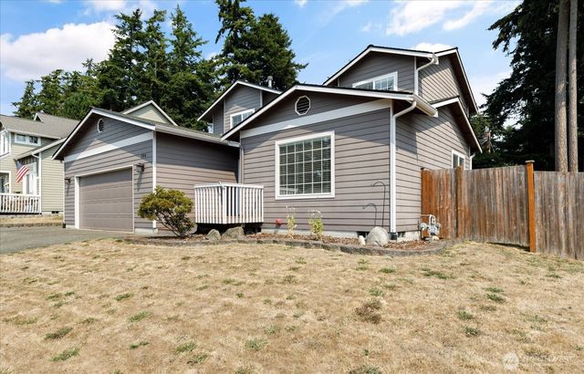 594 SW Regency Drive, Oak Harbor, WA 98277