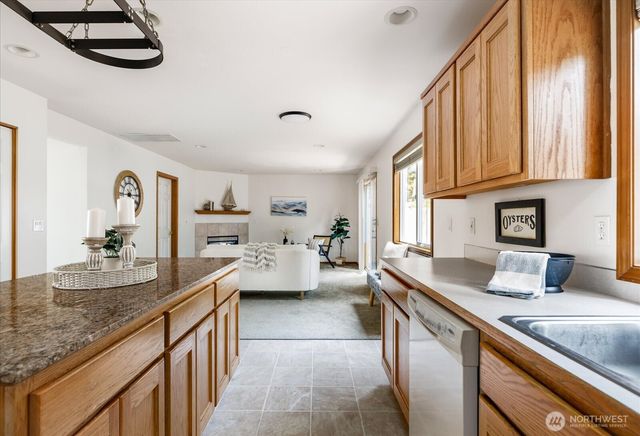 594 SW Regency Drive, Oak Harbor, WA 98277