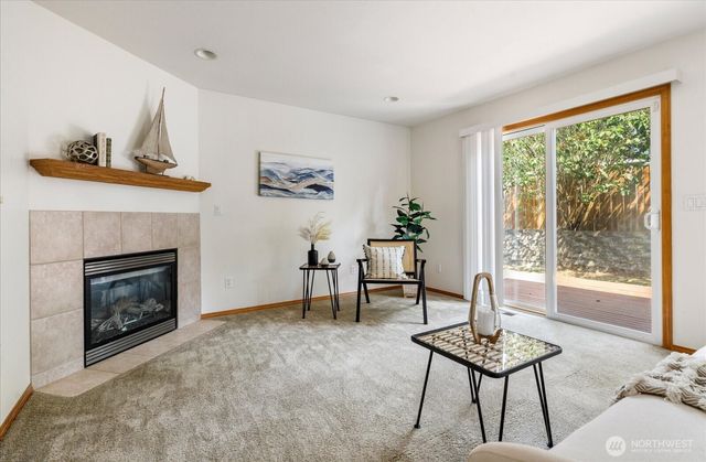 594 SW Regency Drive, Oak Harbor, WA 98277