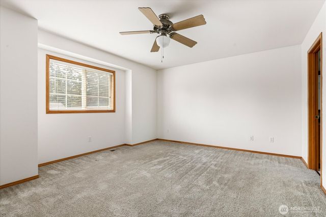 594 SW Regency Drive, Oak Harbor, WA 98277