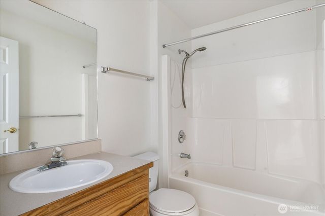 594 SW Regency Drive, Oak Harbor, WA 98277