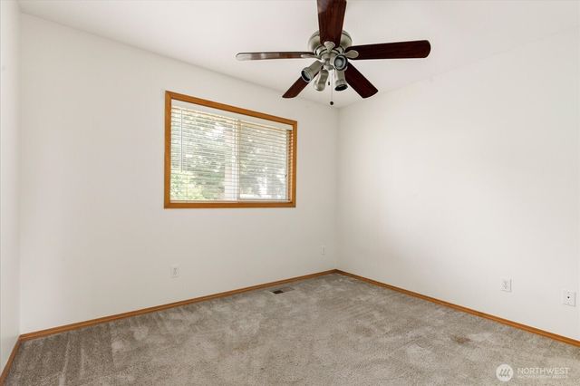 594 SW Regency Drive, Oak Harbor, WA 98277