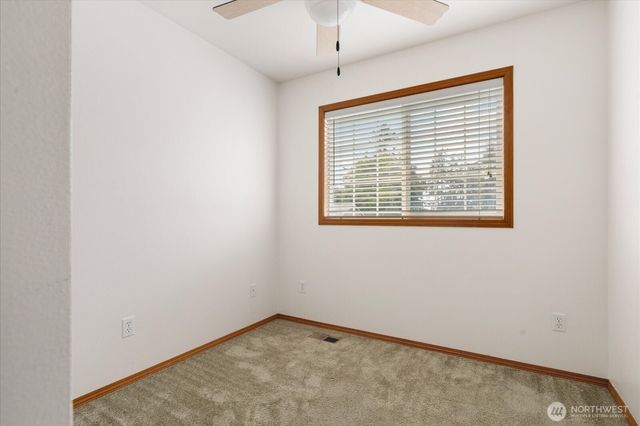 594 SW Regency Drive, Oak Harbor, WA 98277