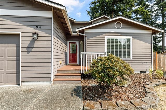594 SW Regency Drive, Oak Harbor, WA 98277
