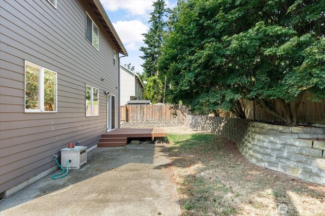 594 SW Regency Drive, Oak Harbor, WA 98277