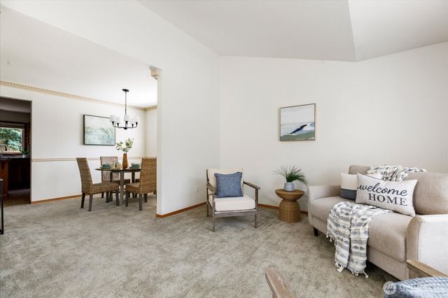 594 SW Regency Drive, Oak Harbor, WA 98277