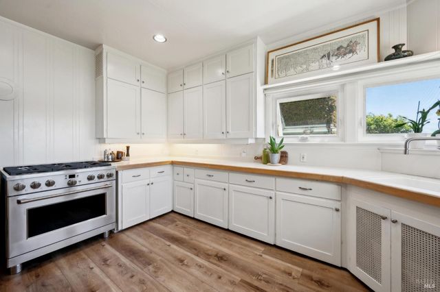 2350 Paradise Dr, Tiburon, CA 94920