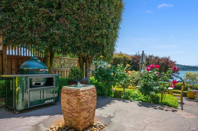 2350 Paradise Dr, Tiburon, CA 94920