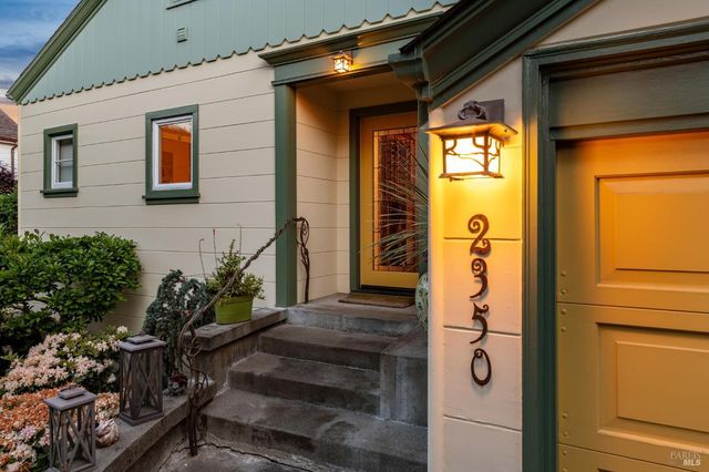 2350 Paradise Dr, Tiburon, CA 94920