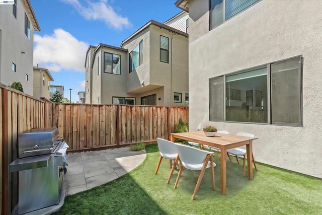 5915 Abbott St, Dublin, CA 94568