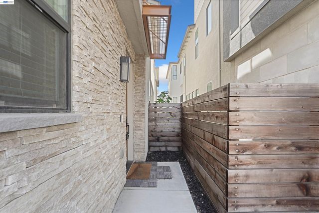 5915 Abbott St, Dublin, CA 94568