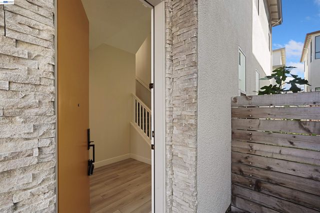 5915 Abbott St, Dublin, CA 94568