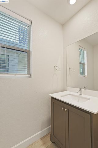 5915 Abbott St, Dublin, CA 94568