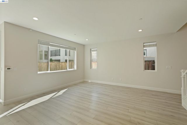 5915 Abbott St, Dublin, CA 94568