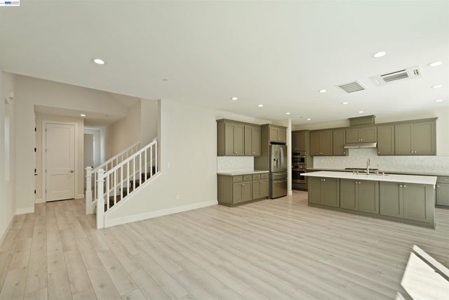 5915 Abbott St, Dublin, CA 94568